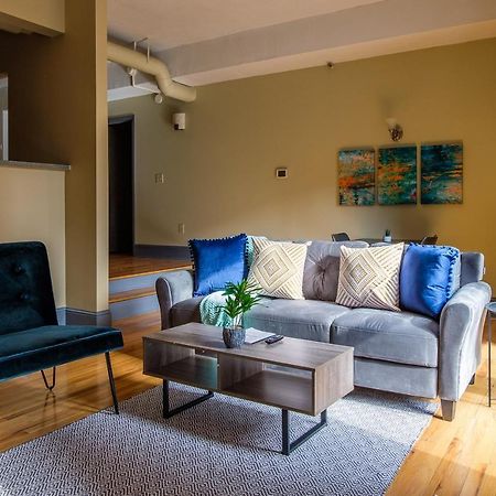 Frontdesk 2015 East 4Th Street Apts Downtown Cleveland Appartement Buitenkant foto