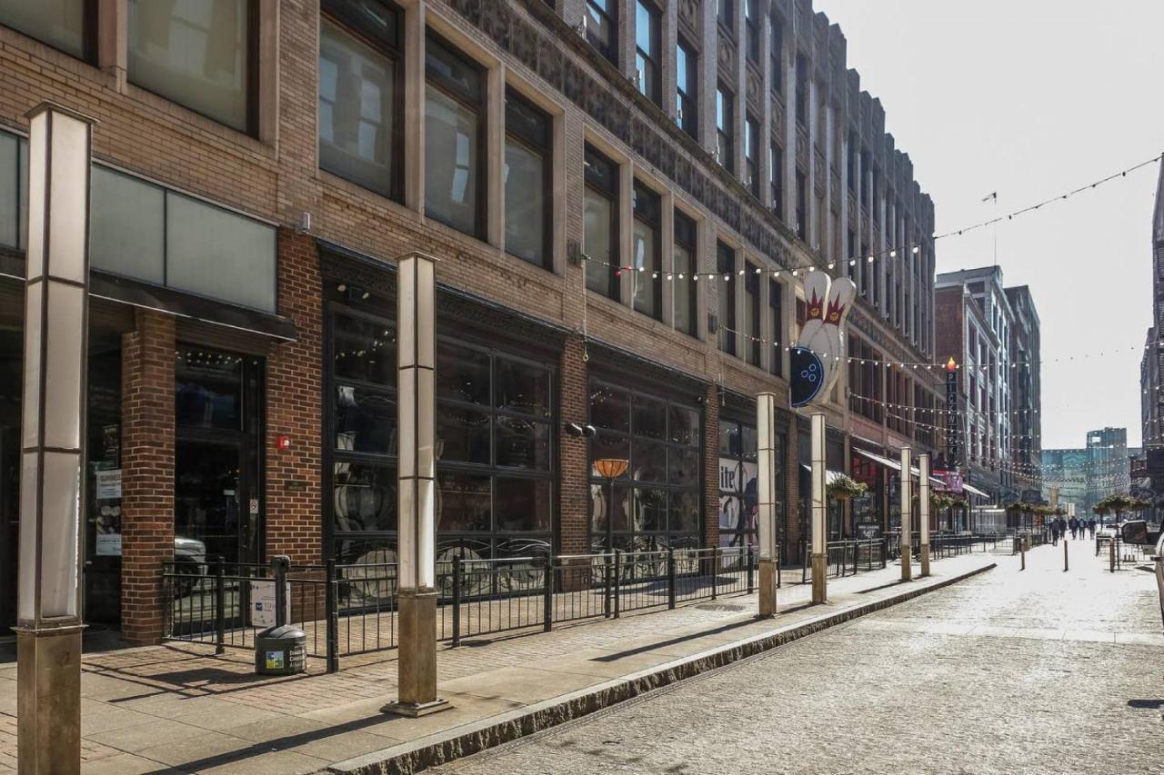 Frontdesk 2015 East 4Th Street Apts Downtown Cleveland Appartement Buitenkant foto